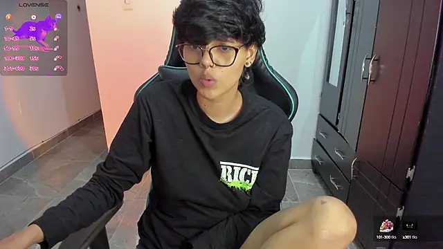 Snapshot of gooddess_isis chatting on 01-13-25, 06:27 gooddess isis online show from 01-13-25, 06:27