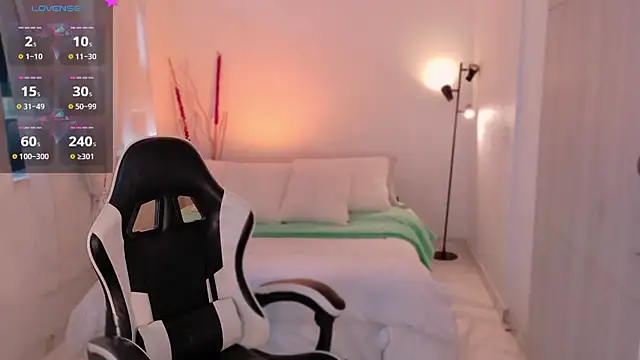 AnabelWolf online show from 12-22-25, 03:56