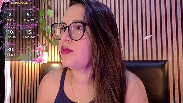 Snapshot of Victoria_Ponce1 chatting on 09-25-25, 08:37 Victoria Ponce1 online show from 09-25-25, 08:37