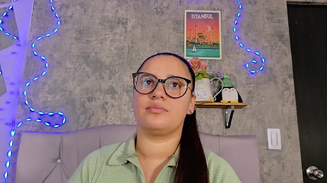 Snapshot of Victoria_Ponce1 chatting on 10-09-25, 01:22 Victoria Ponce1 online show from 10-09-25, 01:22