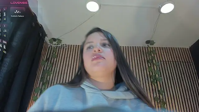 Snapshot of Victoria_Ponce1 chatting on 03-11-25, 09:04 Victoria Ponce1 online show from 03-11-25, 09:04