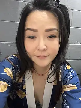 Snapshot of Misstaiwan@xh chatting on 10-21-25, 02:33 Misstaiwanxh online show from 10-21-25, 02:33