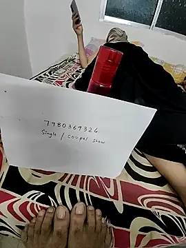 Feminaflaunt0105 online show from 02-04-25, 08:28