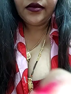 Snapshot of Mayuri77 chatting on 02-17-25, 05:23 Mayuri77 online show from 02-17-25, 05:23