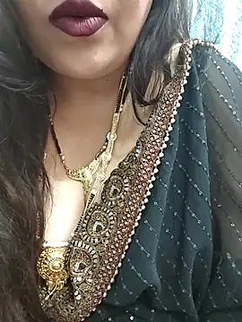 Snapshot of Mayuri77 chatting on 03-10-25, 08:06 Mayuri77 online show from 03-10-25, 08:06
