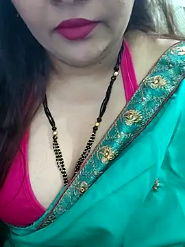 Snapshot of Mayuri77 chatting on 09-15-25, 06:30 Mayuri77 online show from 09-15-25, 06:30