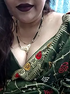 Snapshot of Mayuri77 chatting on 03-18-25, 07:01 Mayuri77 online show from 03-18-25, 07:01