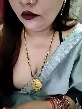 Snapshot of Mayuri77 chatting on 10-17-25, 08:06 Mayuri77 online show from 10-17-25, 08:06