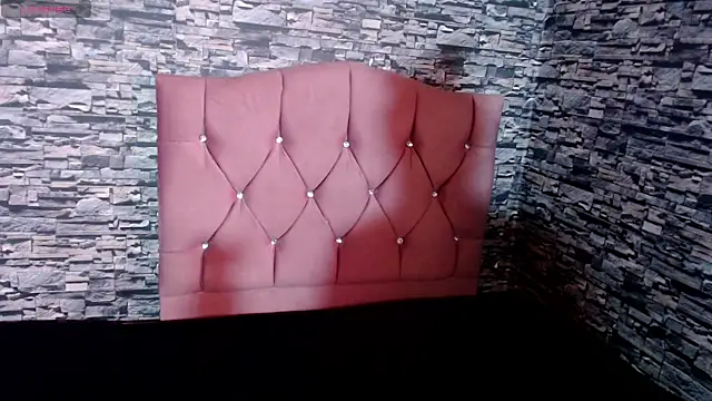 sofi bronw online show from 11-28-25, 01:55