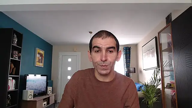 Snapshot of Samir_44200 chatting on 12-18-24, 10:40 Samir 44200 online show from 12-18-24, 10:40