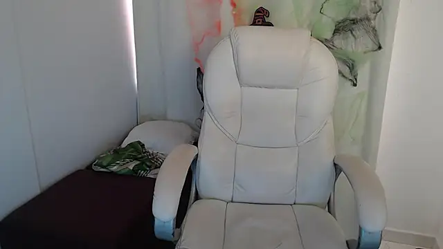 Xileny-Halliwey online show from 10-30-25, 07:11