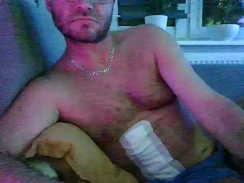 Snapshot of Ak0904 chatting on 10-11-25, 06:31 Ak0904 online show from 10-11-25, 06:31