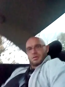 Snapshot of Ak0904 chatting on 10-31-25, 03:30 Ak0904 online show from 10-31-25, 03:30