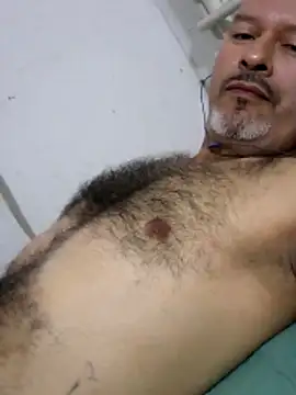 Snapshot of Juan_45 chatting on 05-28-26, 01:28 Juan 45 online show from 05-28-26, 01:28