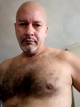 Snapshot of Juan_45 chatting on 06-19-26, 12:33 Juan 45 online show from 06-19-26, 12:33