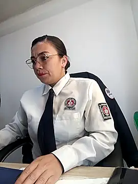 LIZ-06  online show from 10-20-25, 02:06