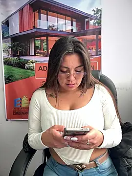 LIZ-06  online show from 01-12-26, 04:36