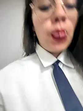 LIZ-06  online show from 11-13-25, 03:05