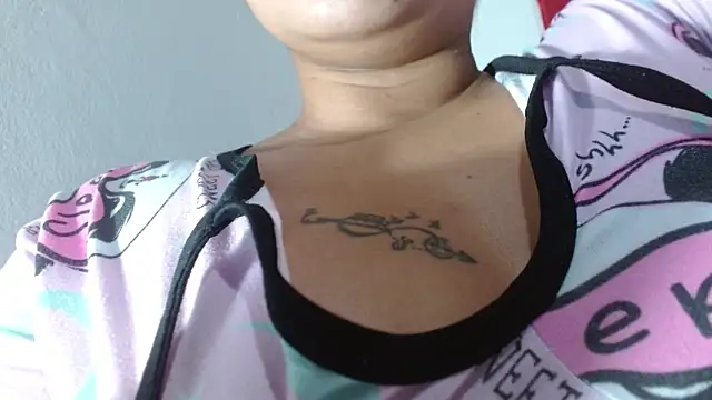 Snapshot of Talia_sweet25 chatting on 01-20-25, 04:43 Talia sweet25 online show from 01-20-25, 04:43