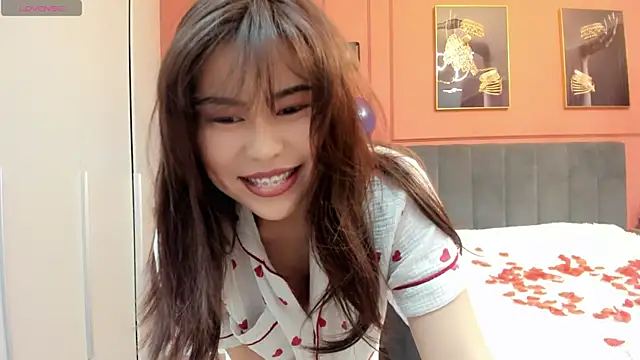 Snapshot of may_mia chatting on 03-10-25, 07:00 may mia online show from 03-10-25, 07:00