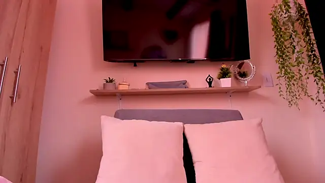 sofiaVelez01 online show from 04-24-26, 05:04