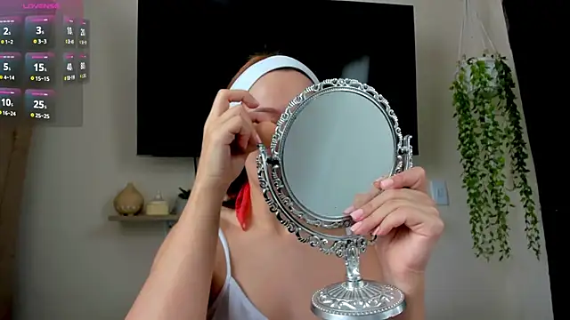 Snapshot of sofiaVelez01 chatting on 02-14-26, 06:19 sofiaVelez01 online show from 02-14-26, 06:19