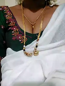 Snapshot of Cute-chinny chatting on 01-18-25, 05:37 Cute-chinny online show from 01-18-25, 05:37