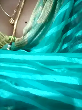 Snapshot of Cute-chinny chatting on 01-22-25, 05:17 Cute-chinny online show from 01-22-25, 05:17