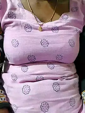 Snapshot of Cute-chinny chatting on 12-19-24, 11:03 Cute-chinny online show from 12-19-24, 11:03