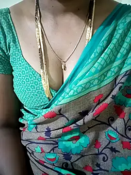 Snapshot of Cute-chinny chatting on 01-02-25, 02:57 Cute-chinny online show from 01-02-25, 02:57