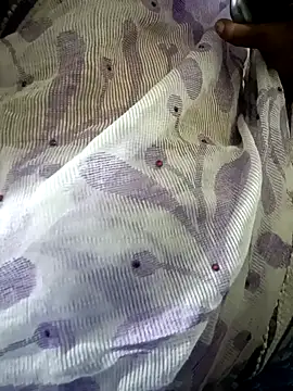 Snapshot of Cute-chinny chatting on 01-28-25, 05:14 Cute-chinny online show from 01-28-25, 05:14