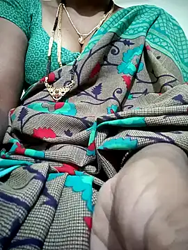 Snapshot of Cute-chinny chatting on 01-19-25, 08:41 Cute-chinny online show from 01-19-25, 08:41