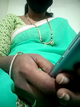 Snapshot of Cute-chinny chatting on 02-08-25, 06:11 Cute-chinny online show from 02-08-25, 06:11