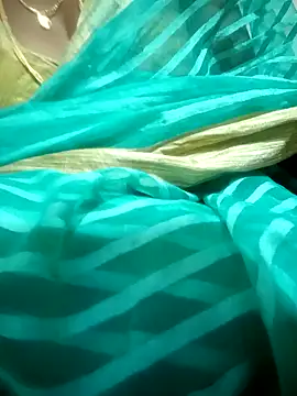 Snapshot of Cute-chinny chatting on 01-22-25, 02:03 Cute-chinny online show from 01-22-25, 02:03