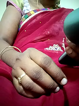 Snapshot of Cute-chinny chatting on 02-07-25, 12:42 Cute-chinny online show from 02-07-25, 12:42