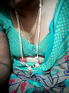 Snapshot of Cute-chinny chatting on 09-22-25, 01:17 Cute-chinny online show from 09-22-25, 01:17