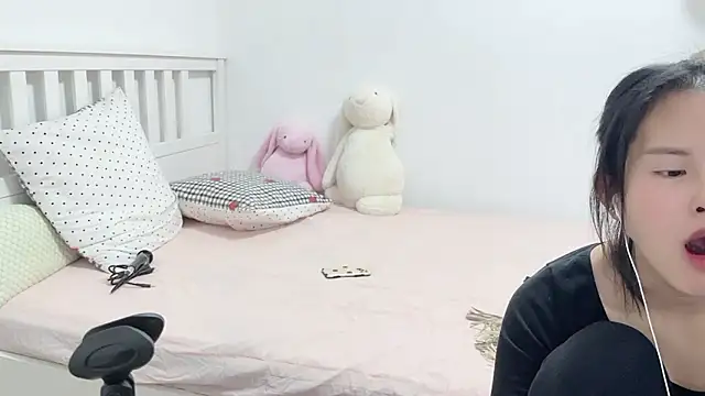 XINXINh online show from 12-14-24, 04:08