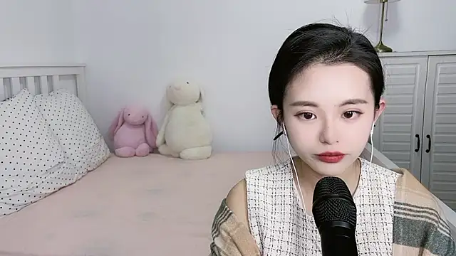 XINXINh online show from 12-17-24, 01:27