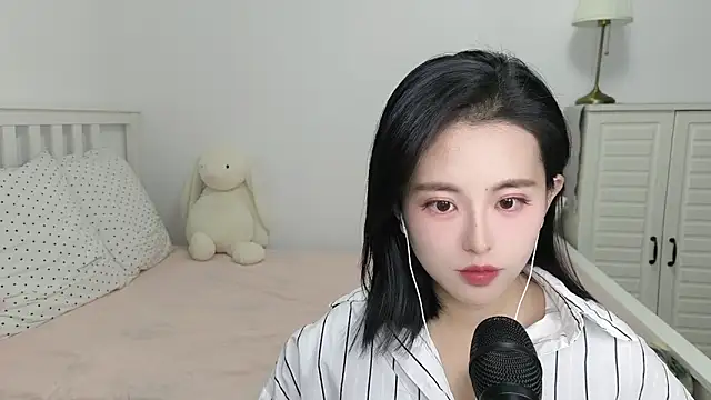 XINXINh online show from 12-18-24, 01:12