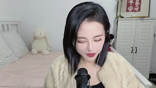 XINXINh online show from 12-20-24, 07:55