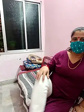 Snapshot of Cute-manisha chatting on 03-19-25, 03:40 Cute-manisha online show from 03-19-25, 03:40