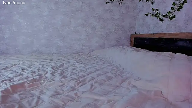 cutiemia0 online show from 12-18-25, 05:12