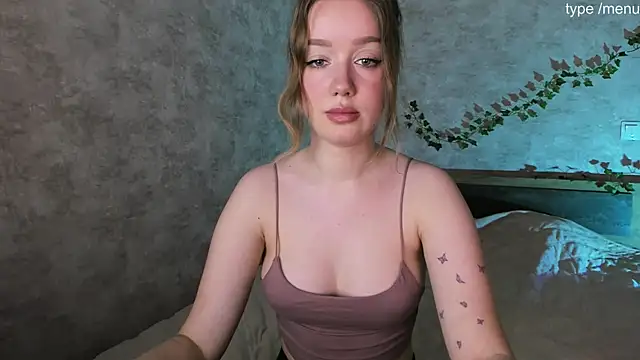 Snapshot of cutiemia0 chatting on 02-03-25, 08:13 cutiemia0 online show from 02-03-25, 08:13