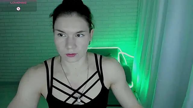 Snapshot of Lisa_Ray chatting on 02-24-25, 04:27 Lisa Ray online show from 02-24-25, 04:27