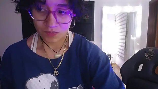 Lili Gomez  online show from 11-30-25, 12:39