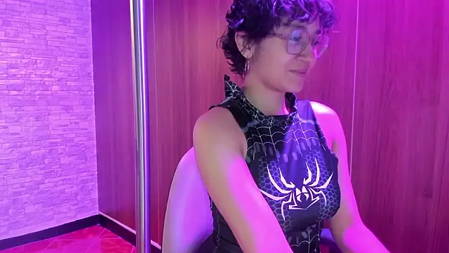 Lili Gomez  online show from 01-17-26, 11:25
