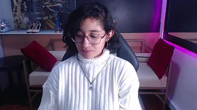 Lili Gomez  online show from 09-09-25, 02:04