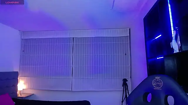 Lili Gomez  online show from 01-12-26, 12:56