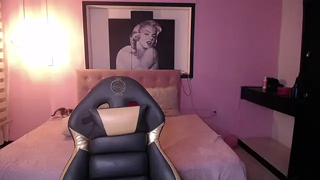 Lili Gomez  online show from 11-09-25, 01:15