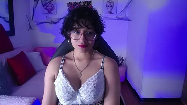 Lili Gomez  online show from 10-23-25, 02:16